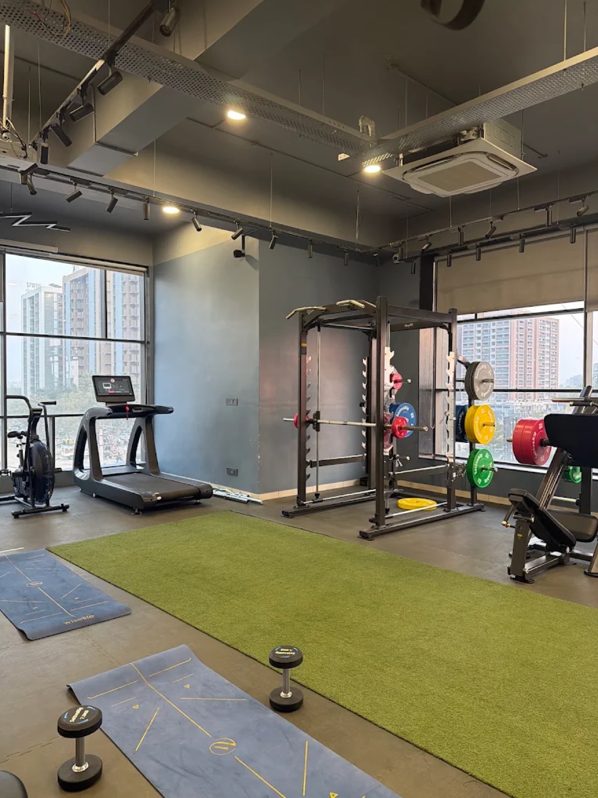 Overhead squat mobility assessment